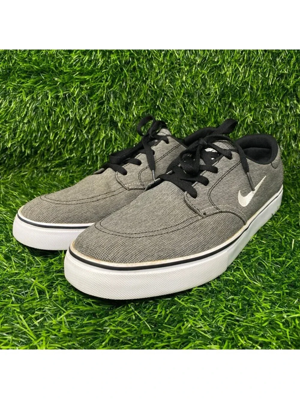 Nike SB Sneakers 729825-011 Men's 13 Charcoal Gray Low Top Skate Shoes 2219